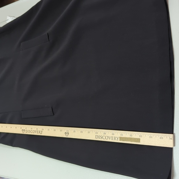 Tahari, black sleeveless shift dress with pockets. Sz 8 - Picture 8 of 10